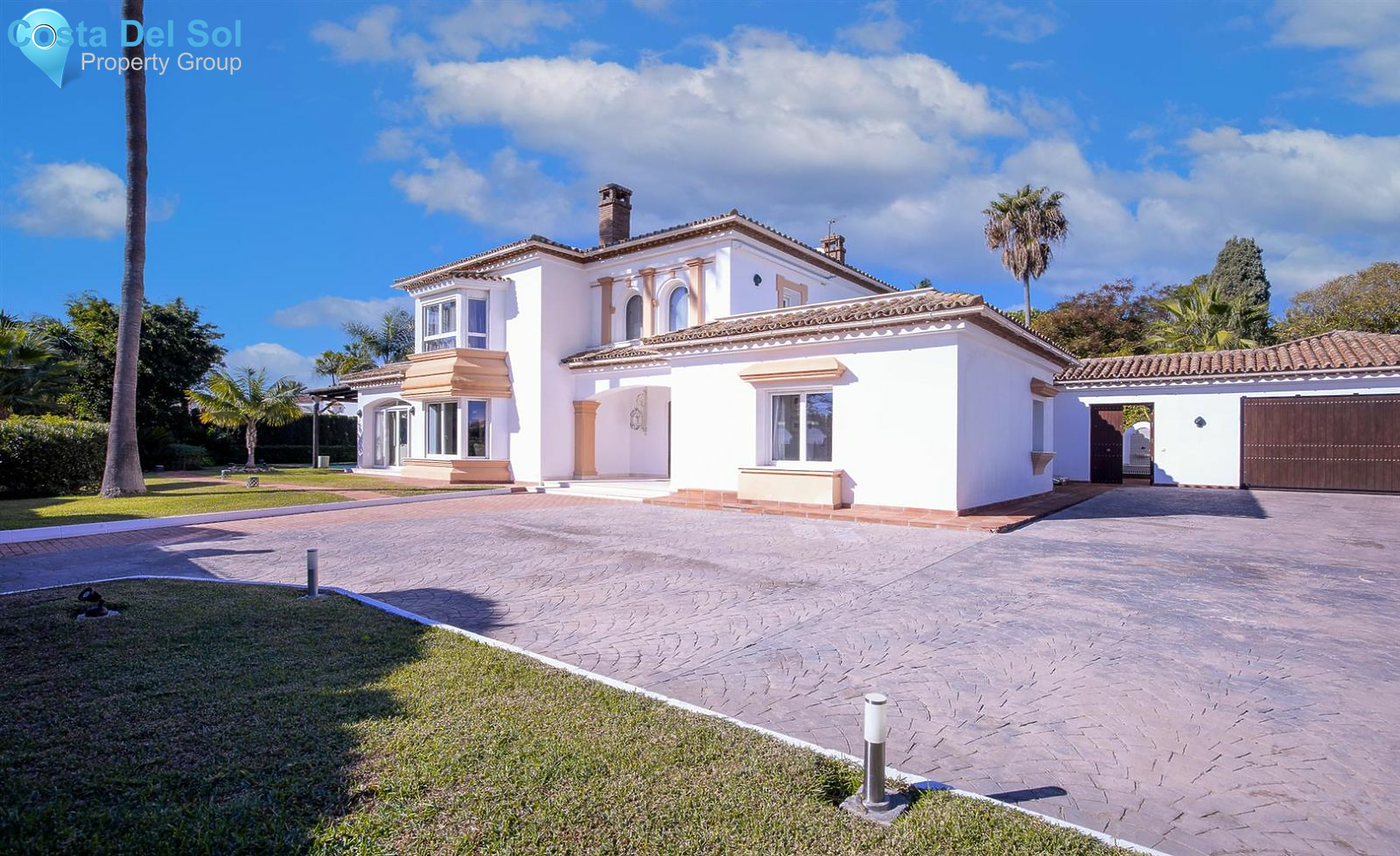 Detached Villa in Marbella-1129302