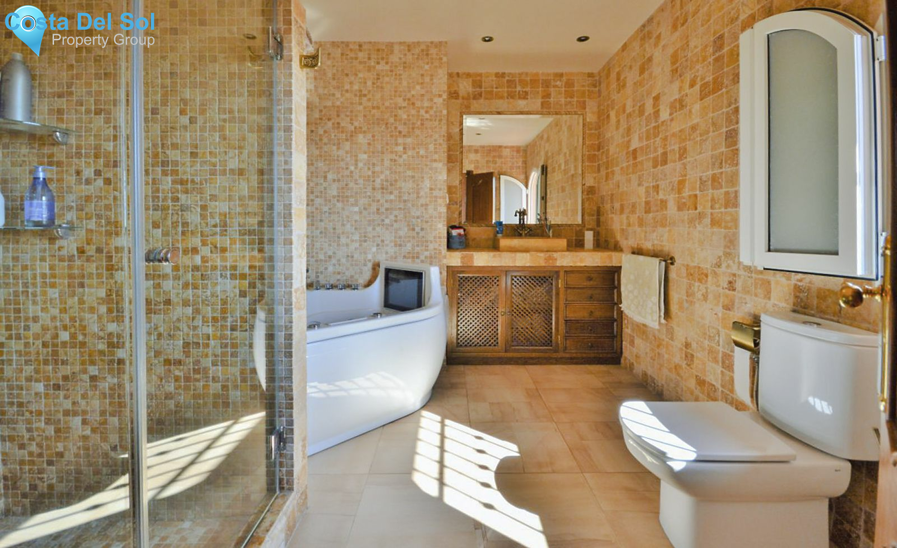 Detached Villa in Marbella-1140421