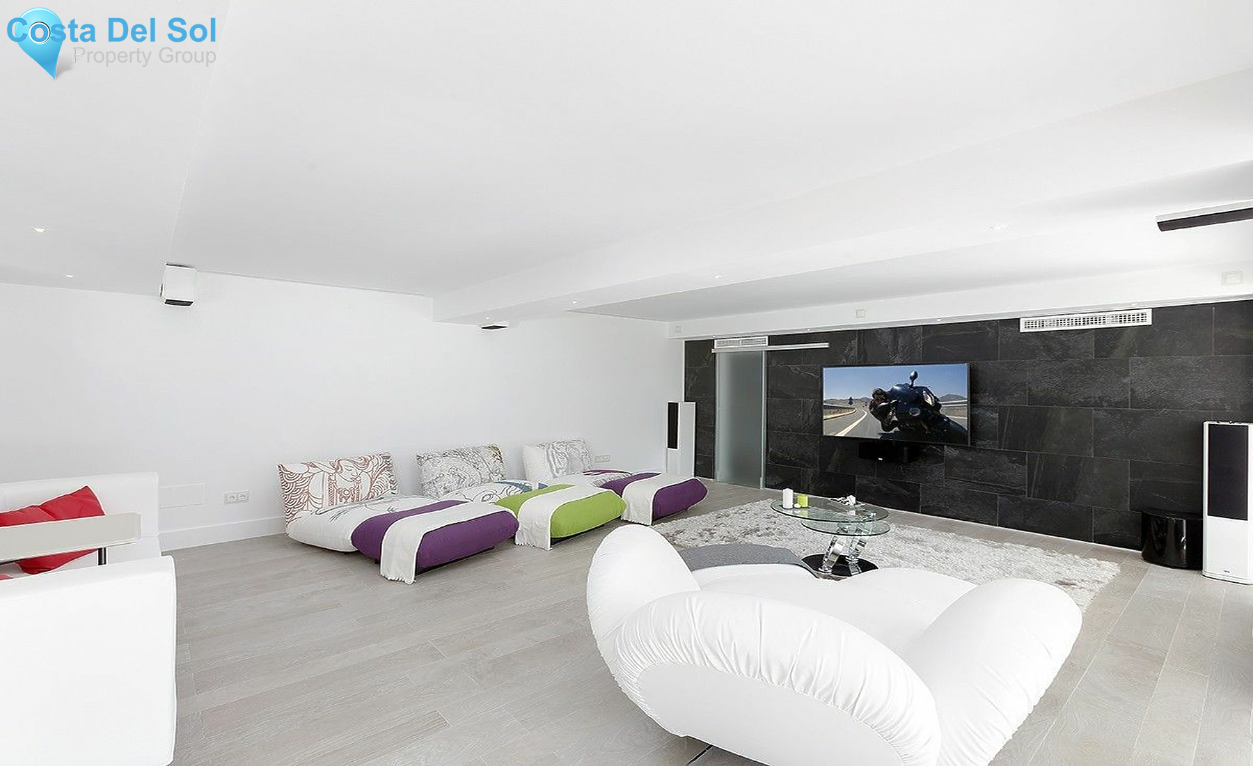 Detached Villa in Marbella-1145359