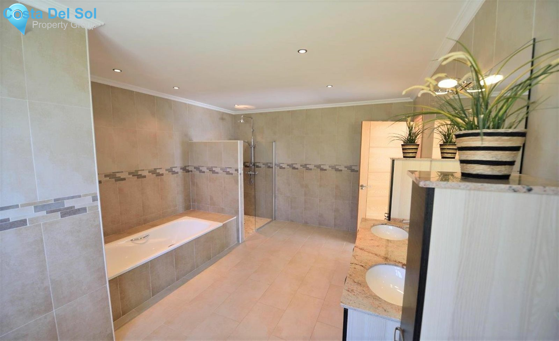 Detached Villa in Marbella-1215178