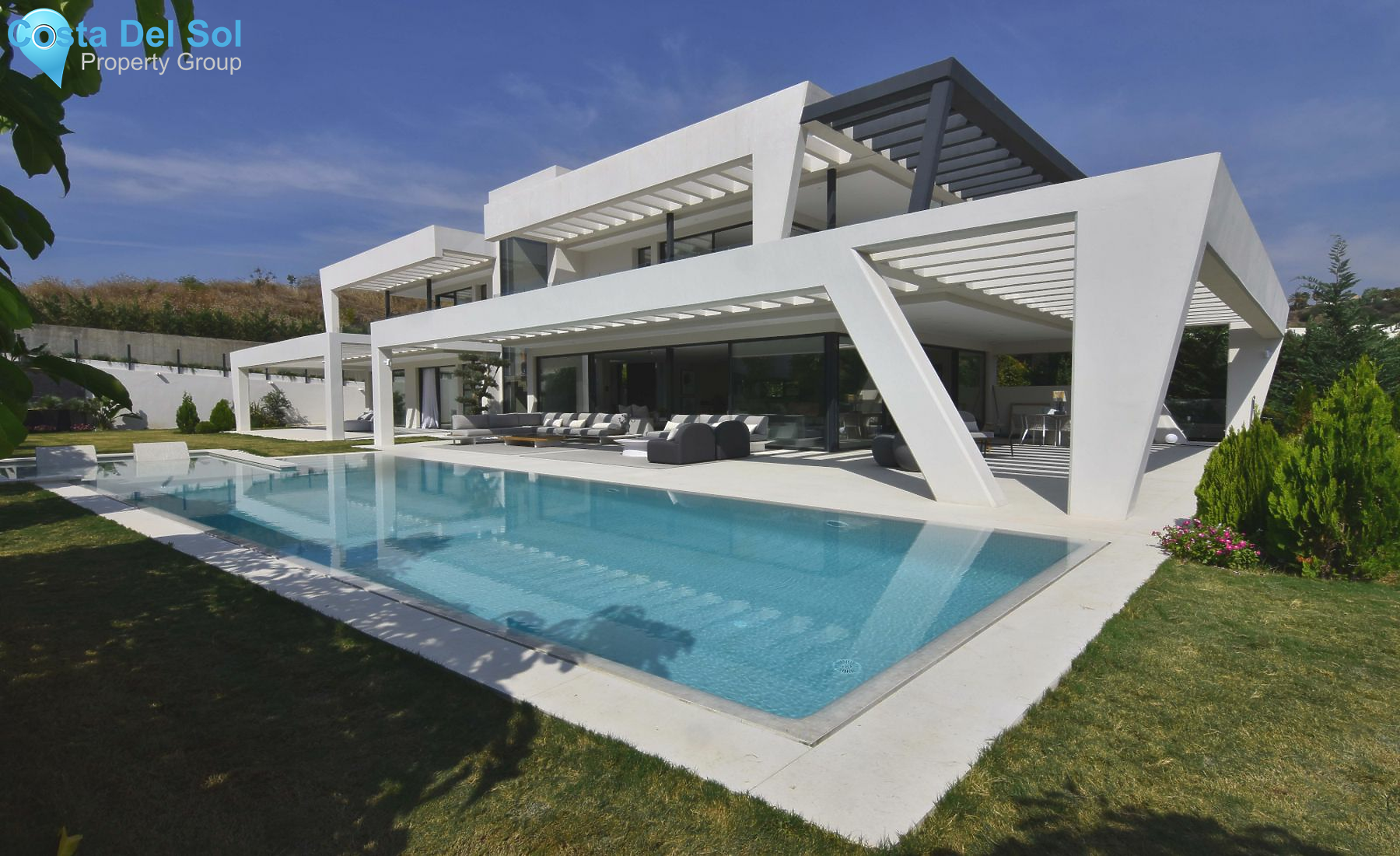 Detached Villa in Marbella-1490879