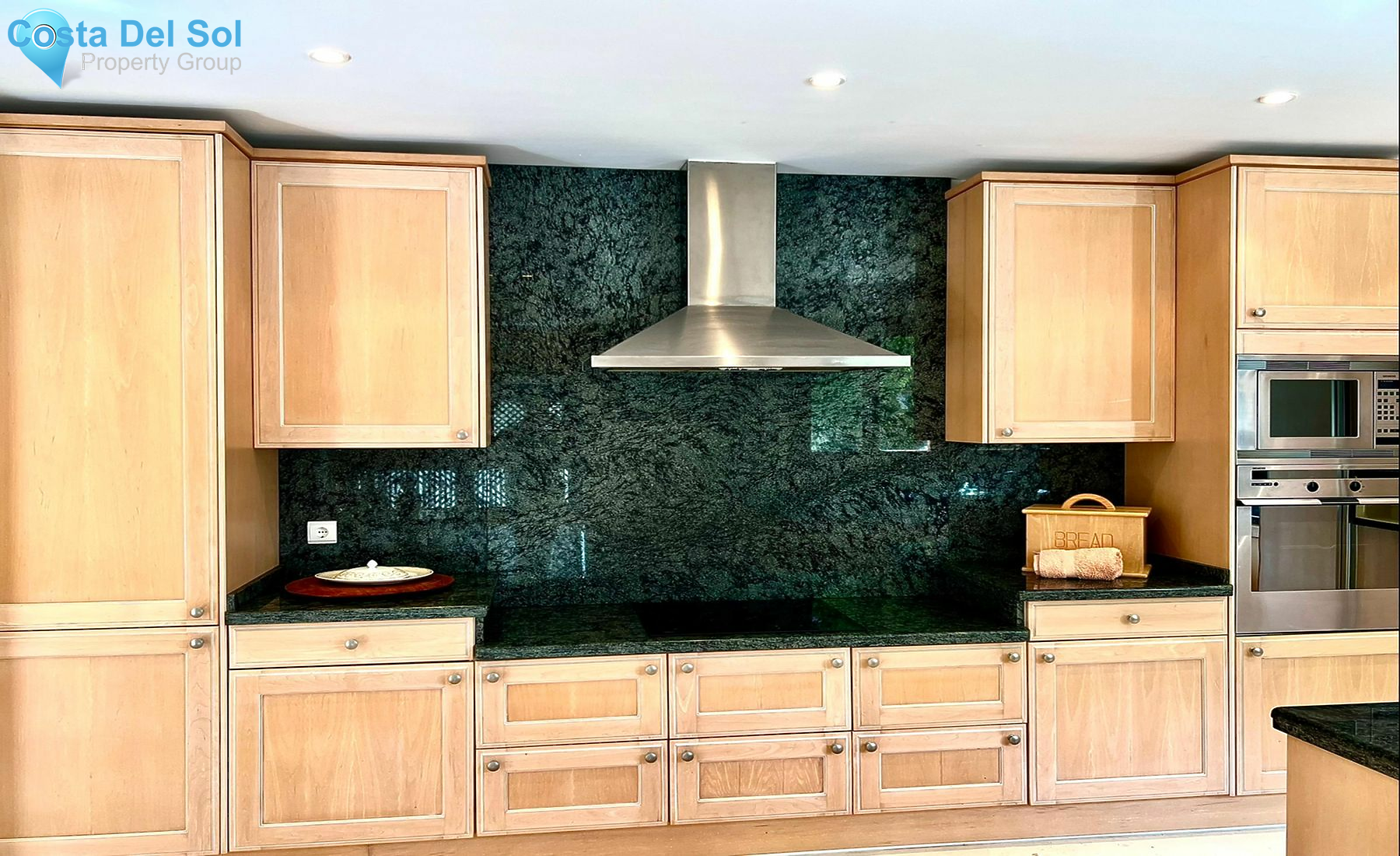 Detached Villa in Marbella-1515418