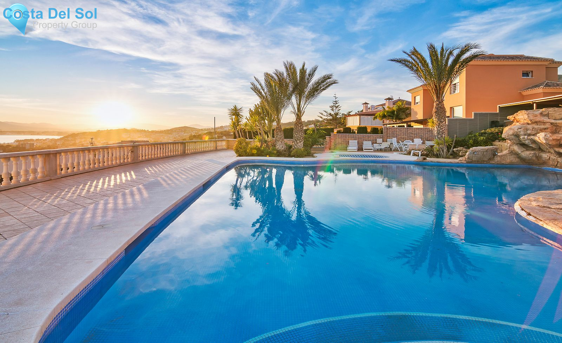 Detached Villa in Málaga Este-1215383