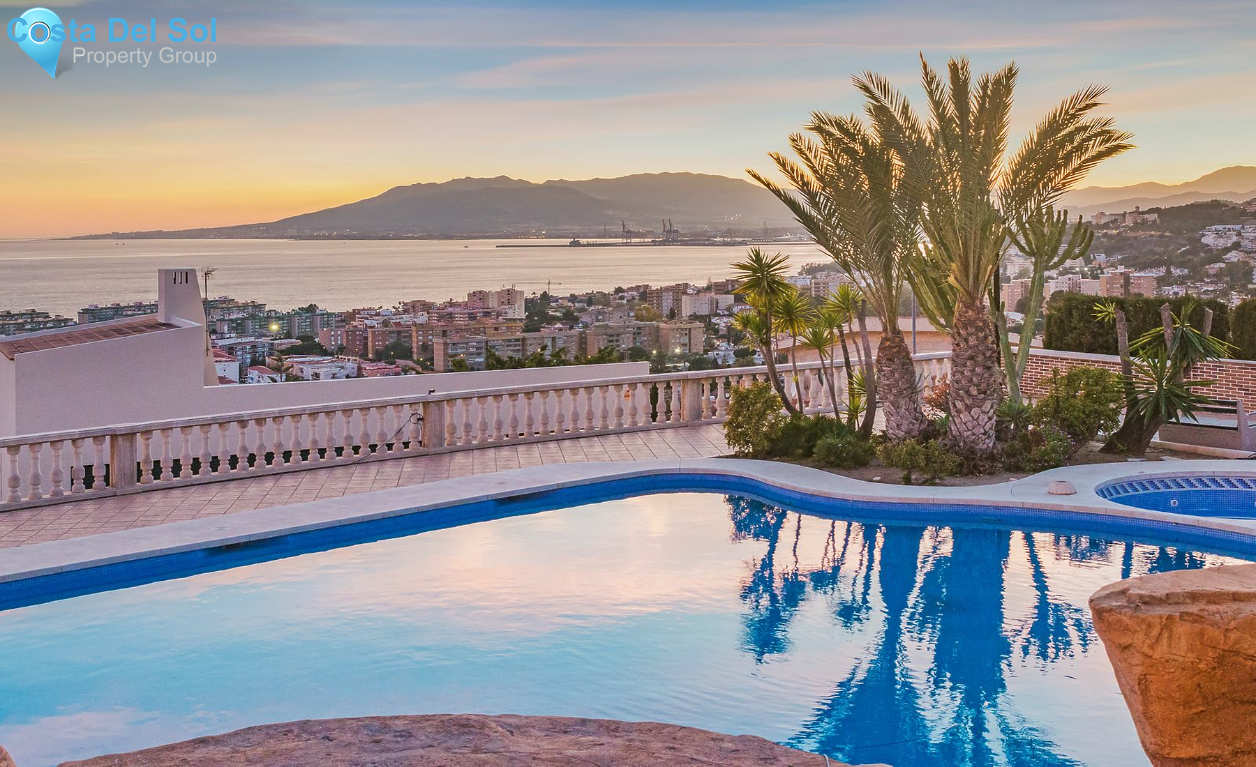 Detached Villa in Málaga Este-1215385
