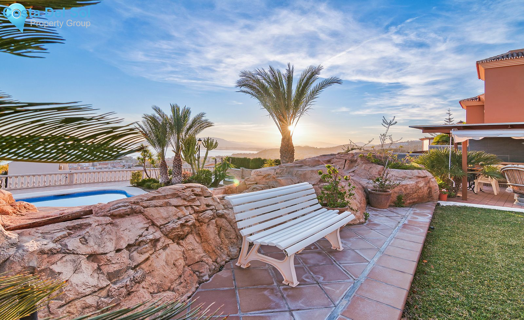 Detached Villa in Málaga Este-1215389