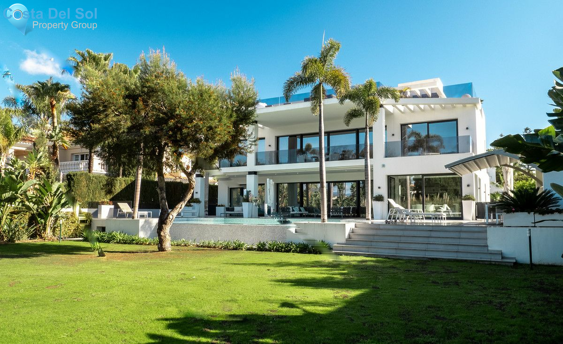 Detached Villa in Nueva Andalucía-1134127