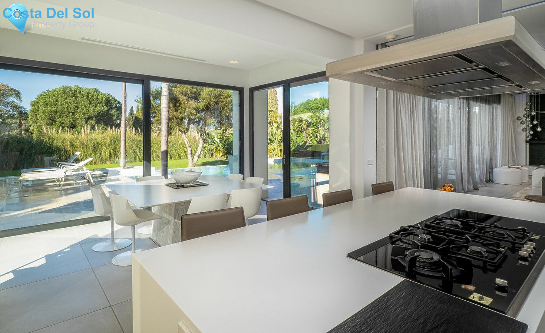Detached Villa in Nueva Andalucía-1134140