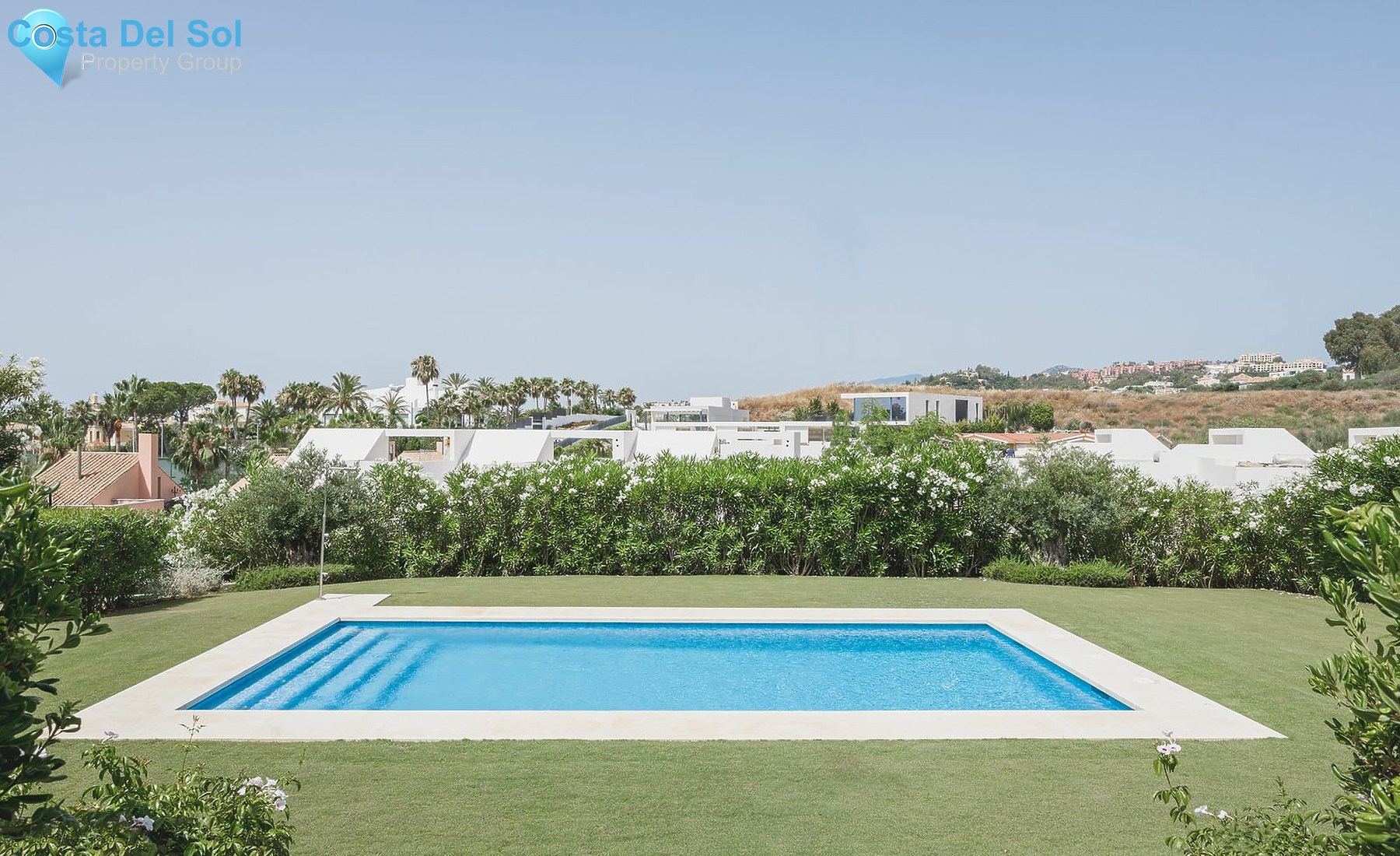 Detached Villa in Nueva Andalucía-1138348