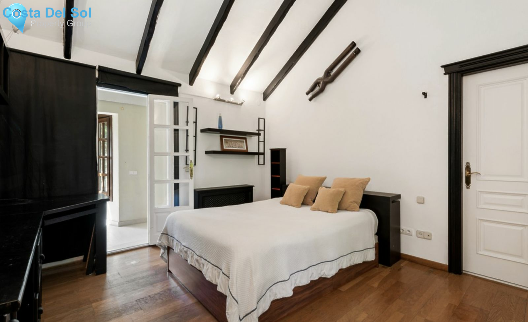 Detached Villa in Nueva Andalucía-1148139