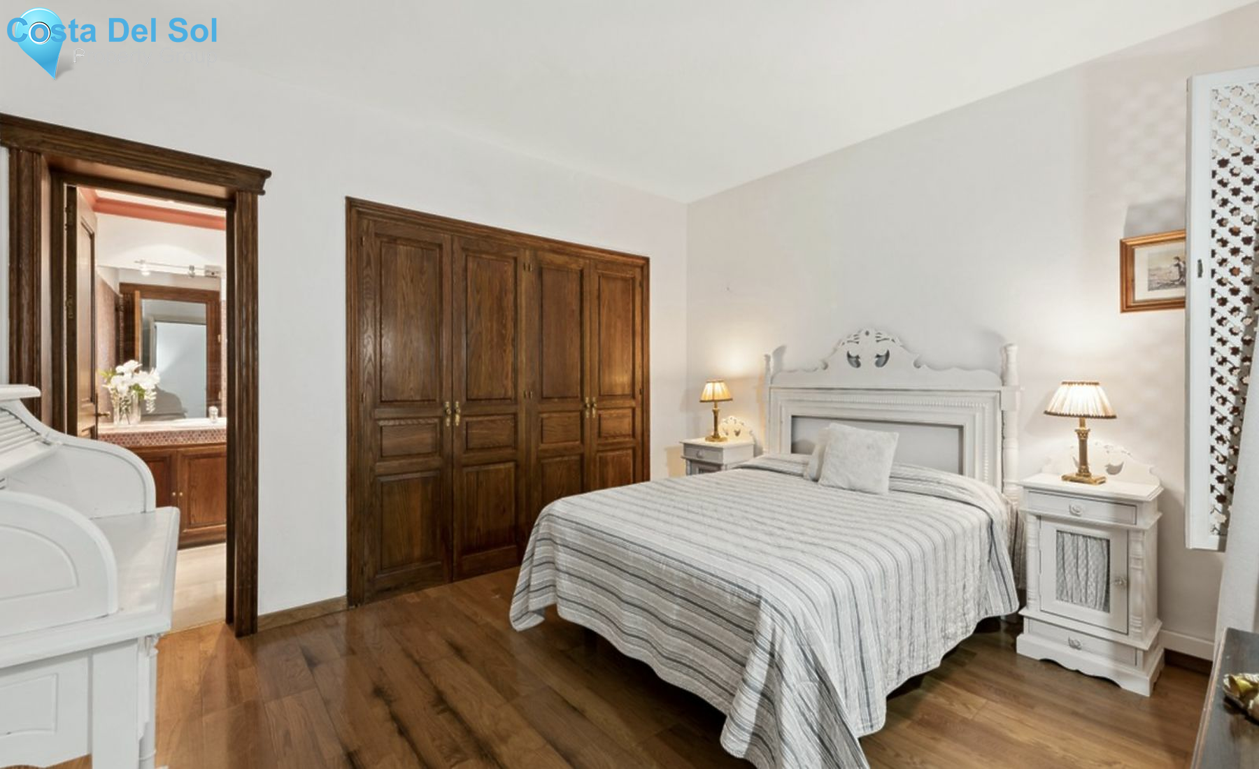 Detached Villa in Nueva Andalucía-1148140