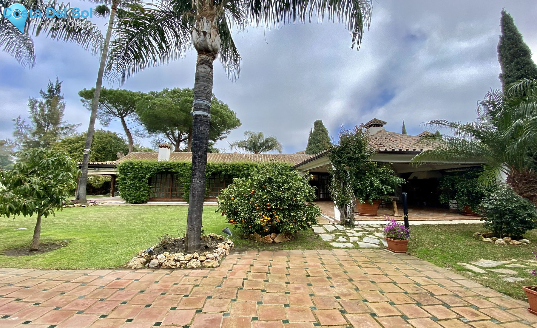 Detached Villa in Nueva Andalucía-1148149