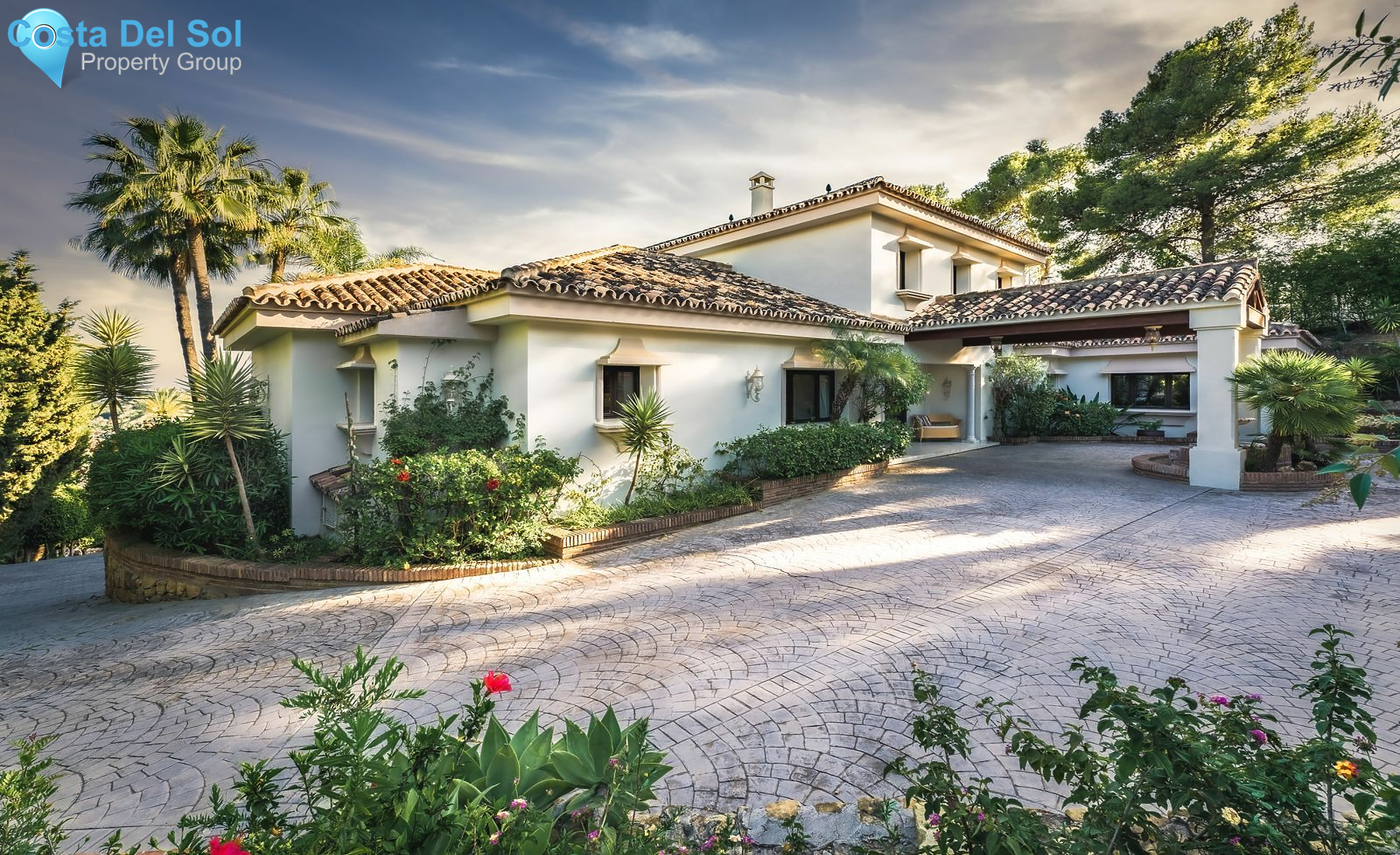 Detached Villa in Nueva Andalucía