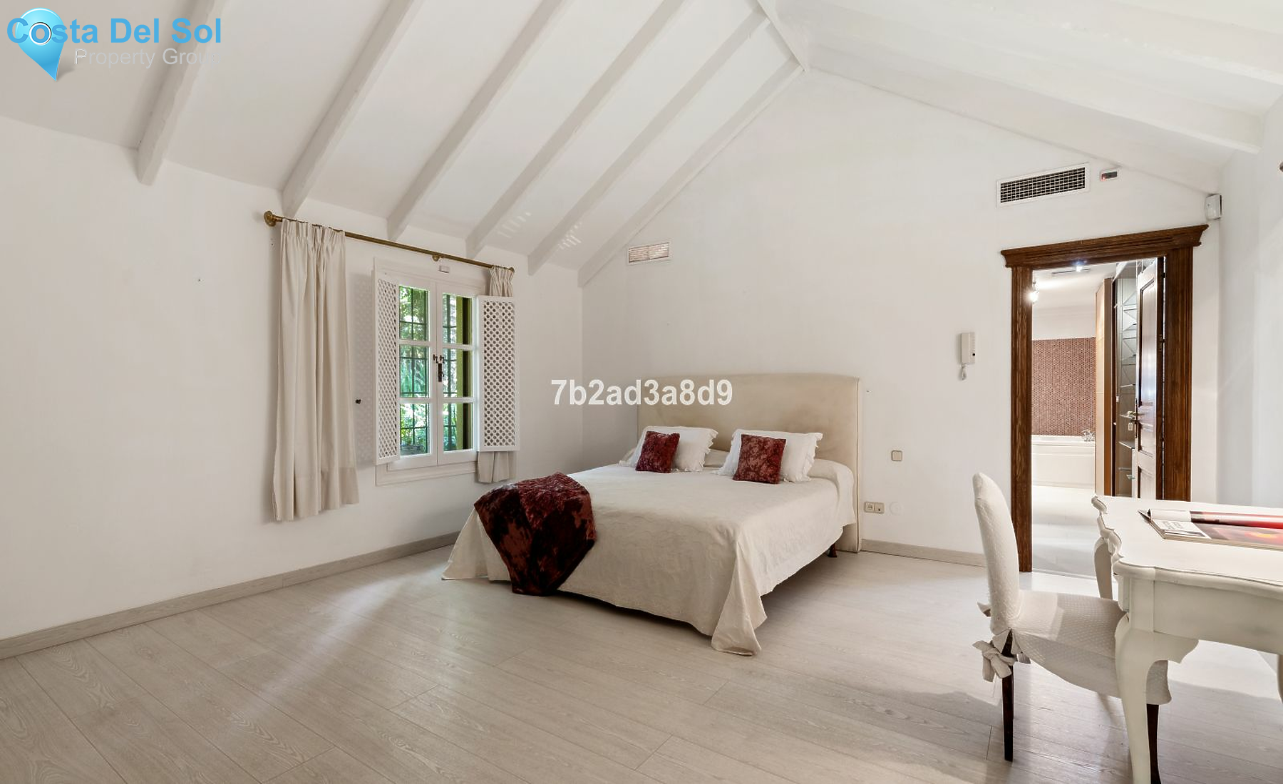 Detached Villa in Nueva Andalucía-1169986