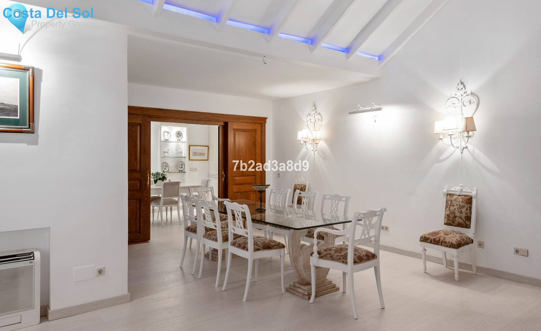 Detached Villa in Nueva Andalucía-1169976
