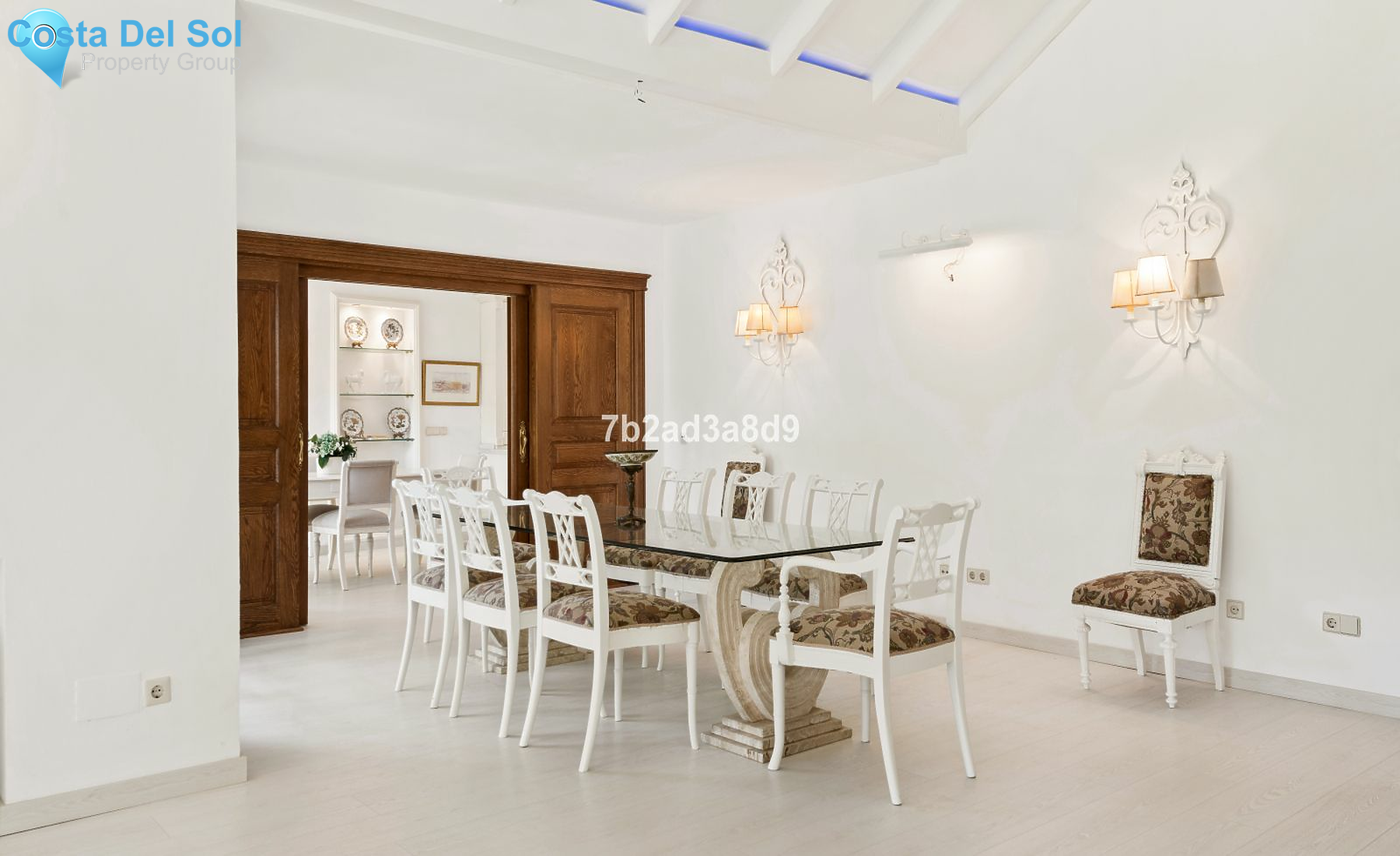 Detached Villa in Nueva Andalucía-1169978