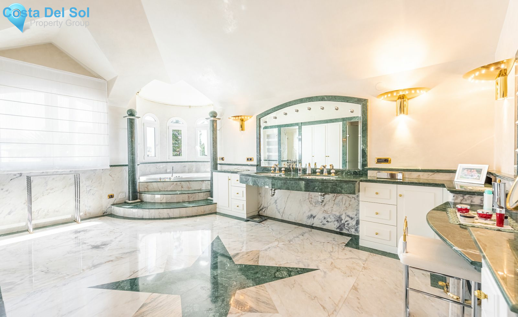 Detached Villa in Nueva Andalucía-1174196