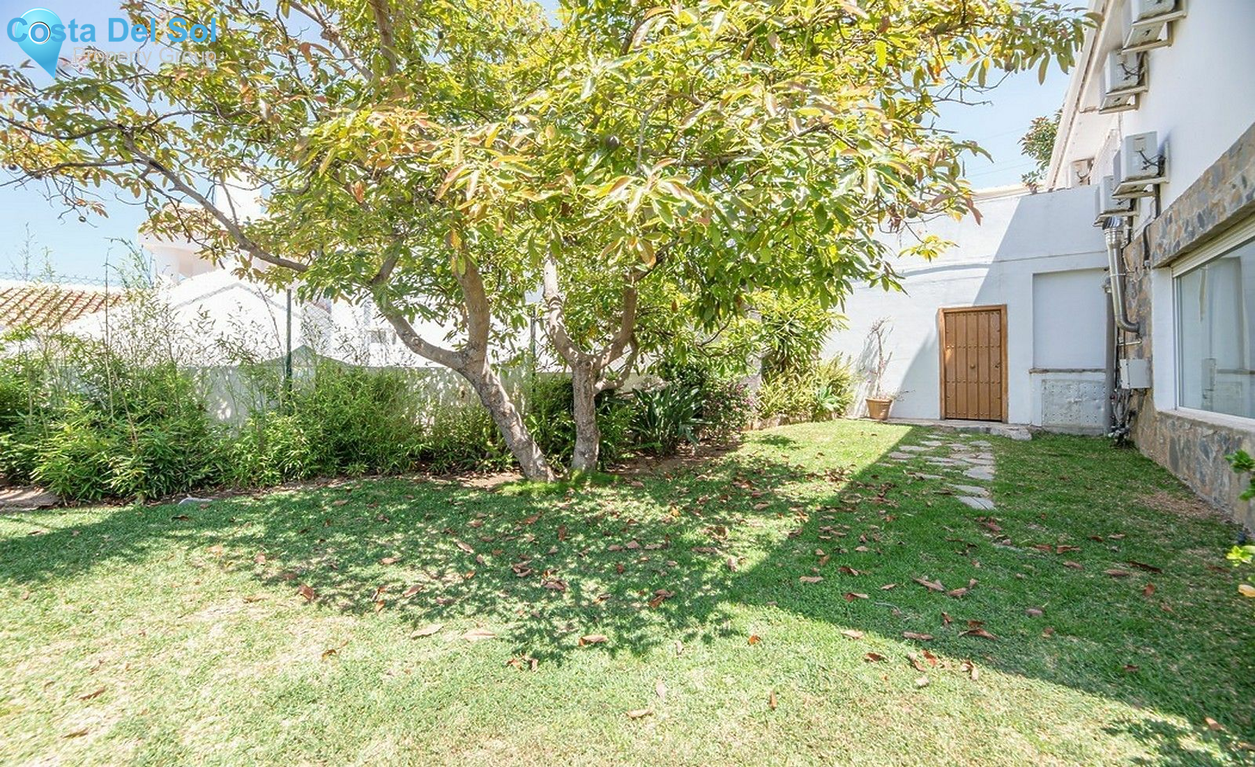 Detached Villa in Nueva Andalucía-1181735