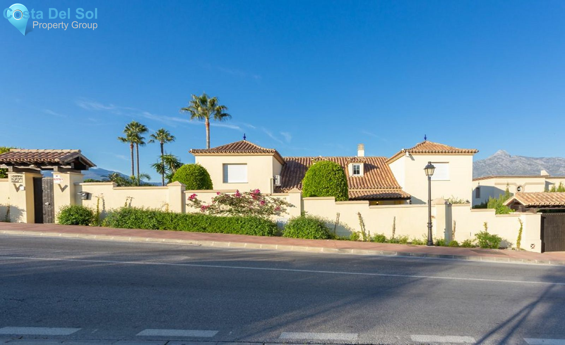 Detached Villa in Nueva Andalucía-1207111