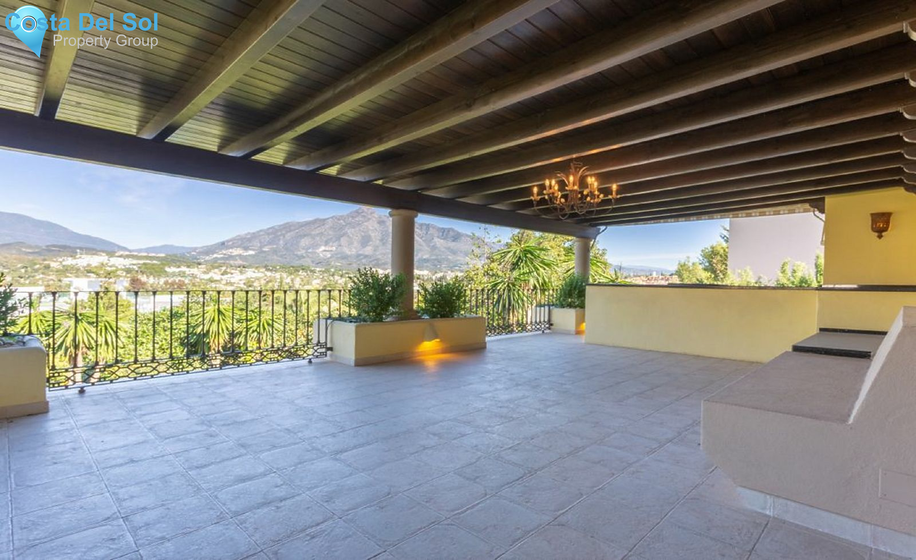 Detached Villa in Nueva Andalucía-1207122
