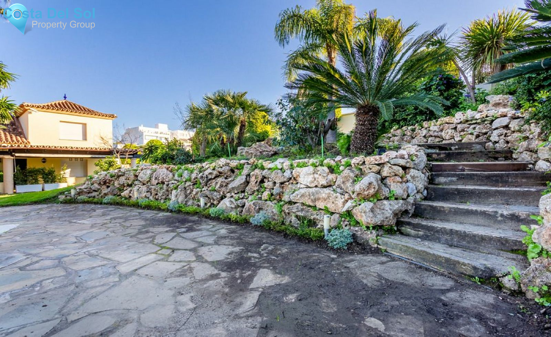 Detached Villa in Nueva Andalucía-1207127