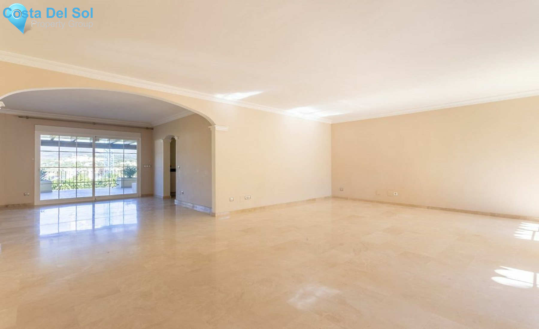 Detached Villa in Nueva Andalucía-1207128