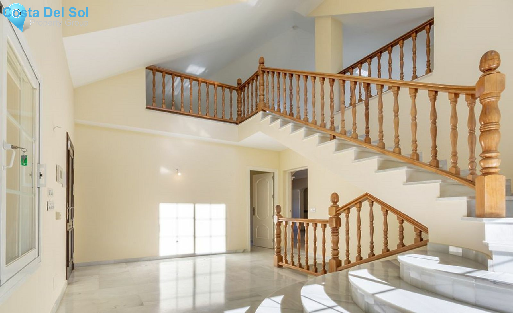 Detached Villa in Nueva Andalucía-1207130