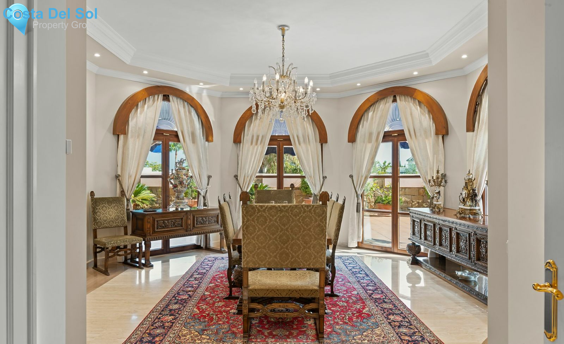 Detached Villa in Nueva Andalucía-1218787