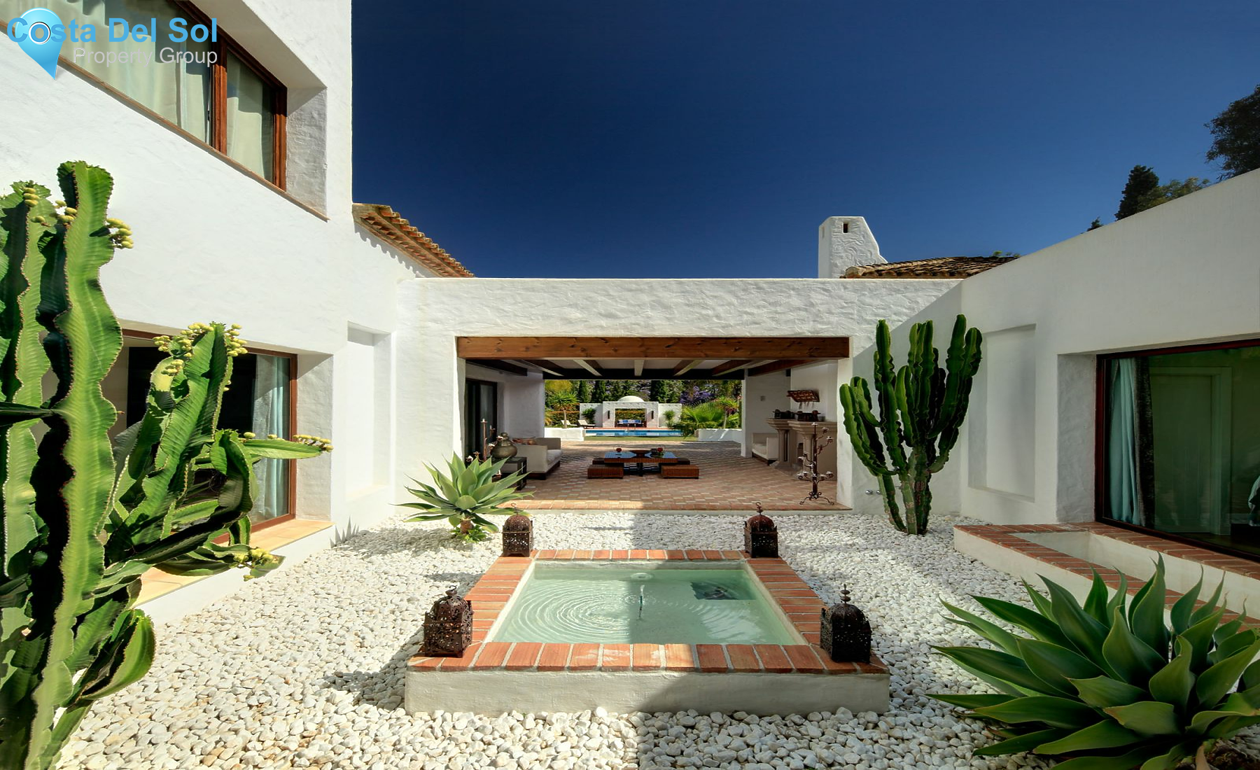 Detached Villa in Nueva Andalucía-1229839