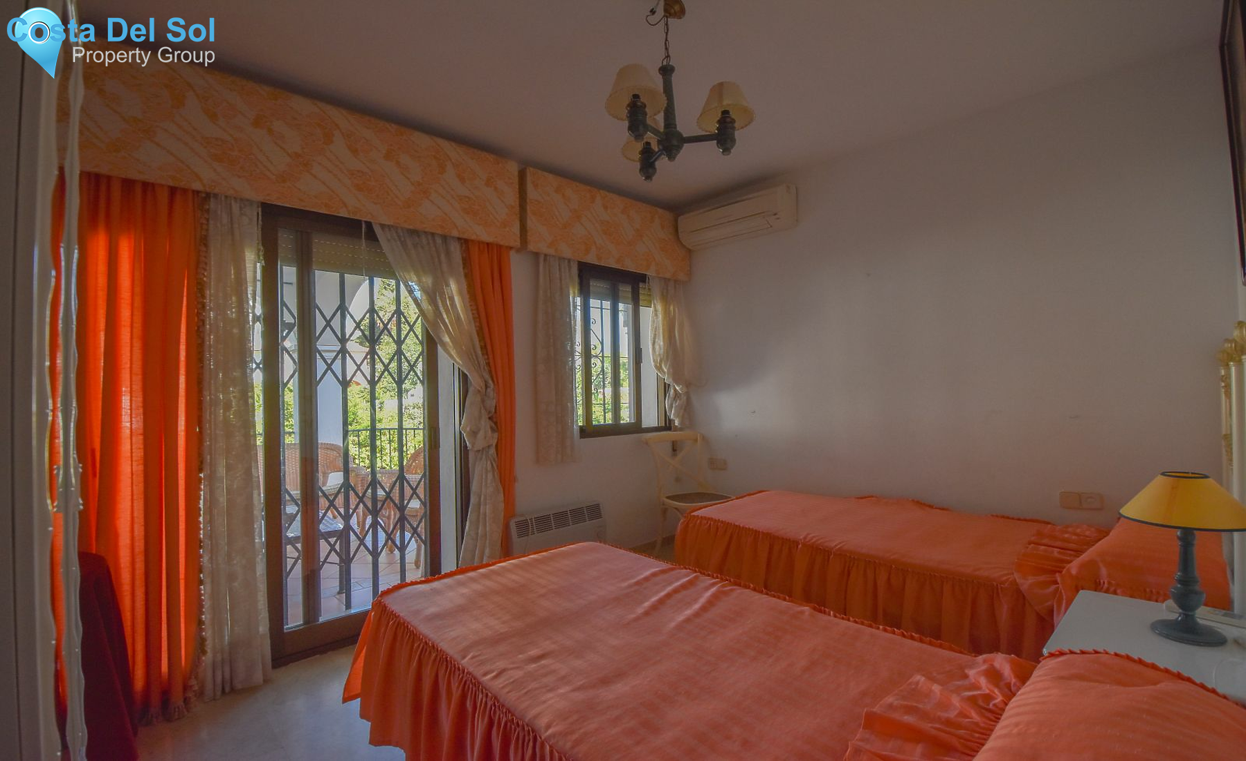 Detached Villa in Nueva Andalucía-1426542