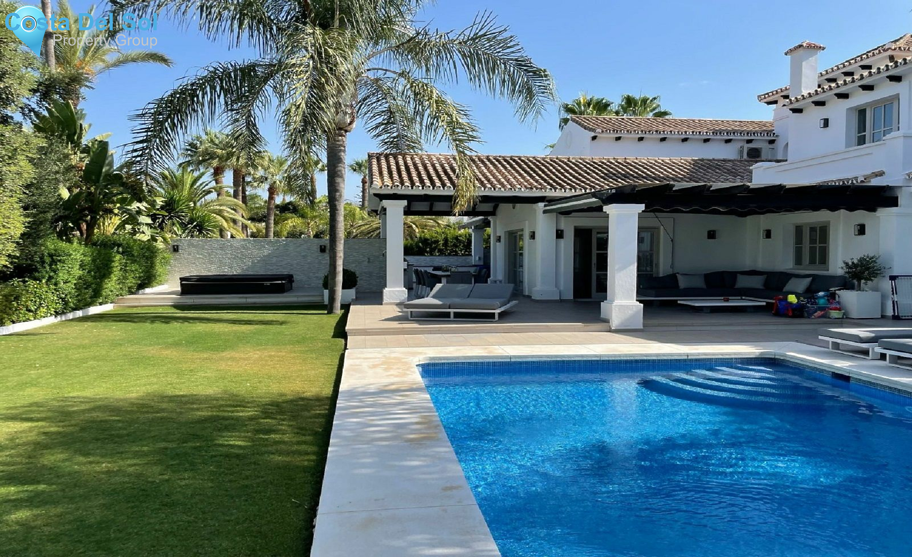 Detached Villa in Nueva Andalucía-1427500