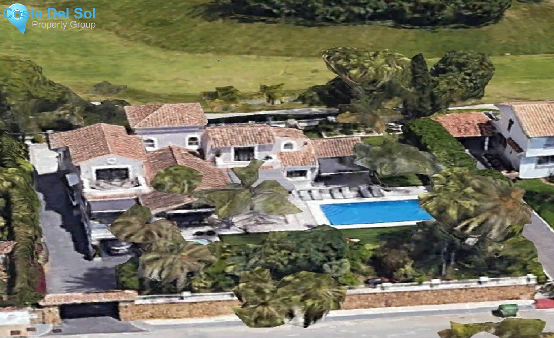 Detached Villa in Nueva Andalucía-1427514
