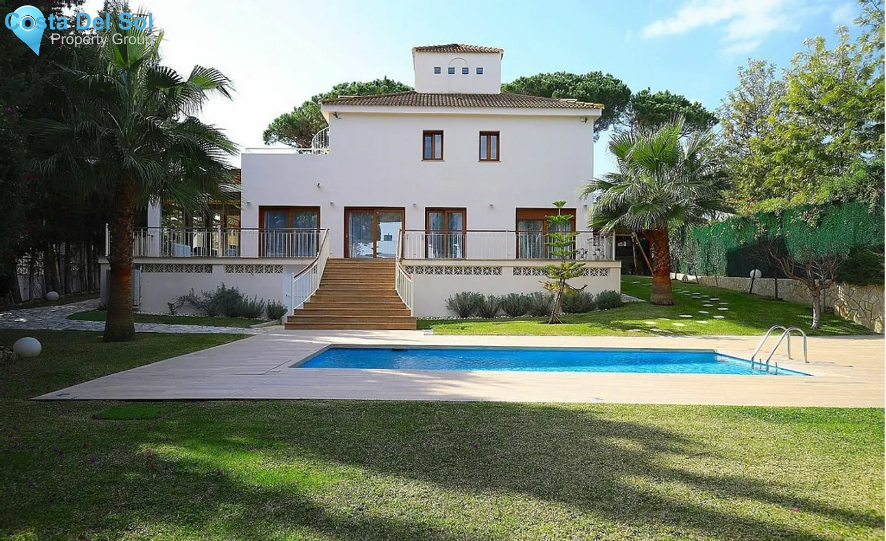 Detached Villa in Nueva Andalucía-1470999