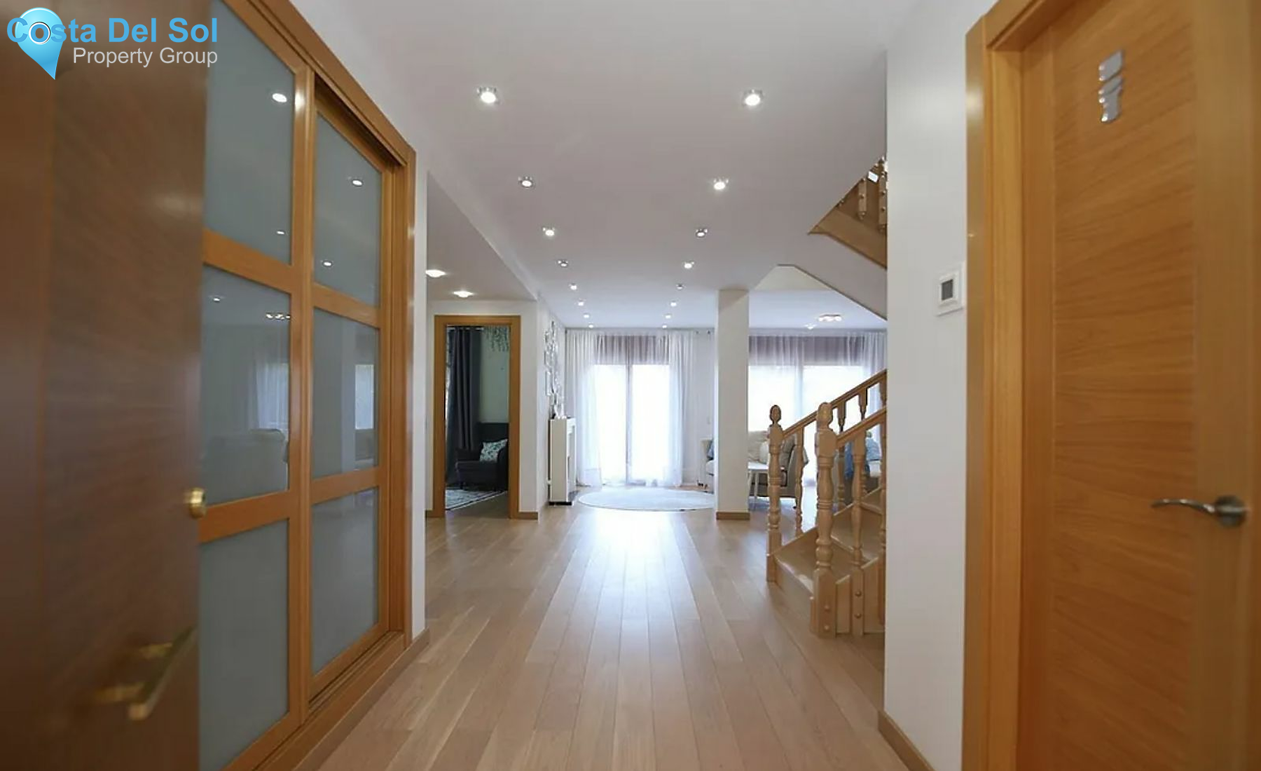 Detached Villa in Nueva Andalucía-1471008