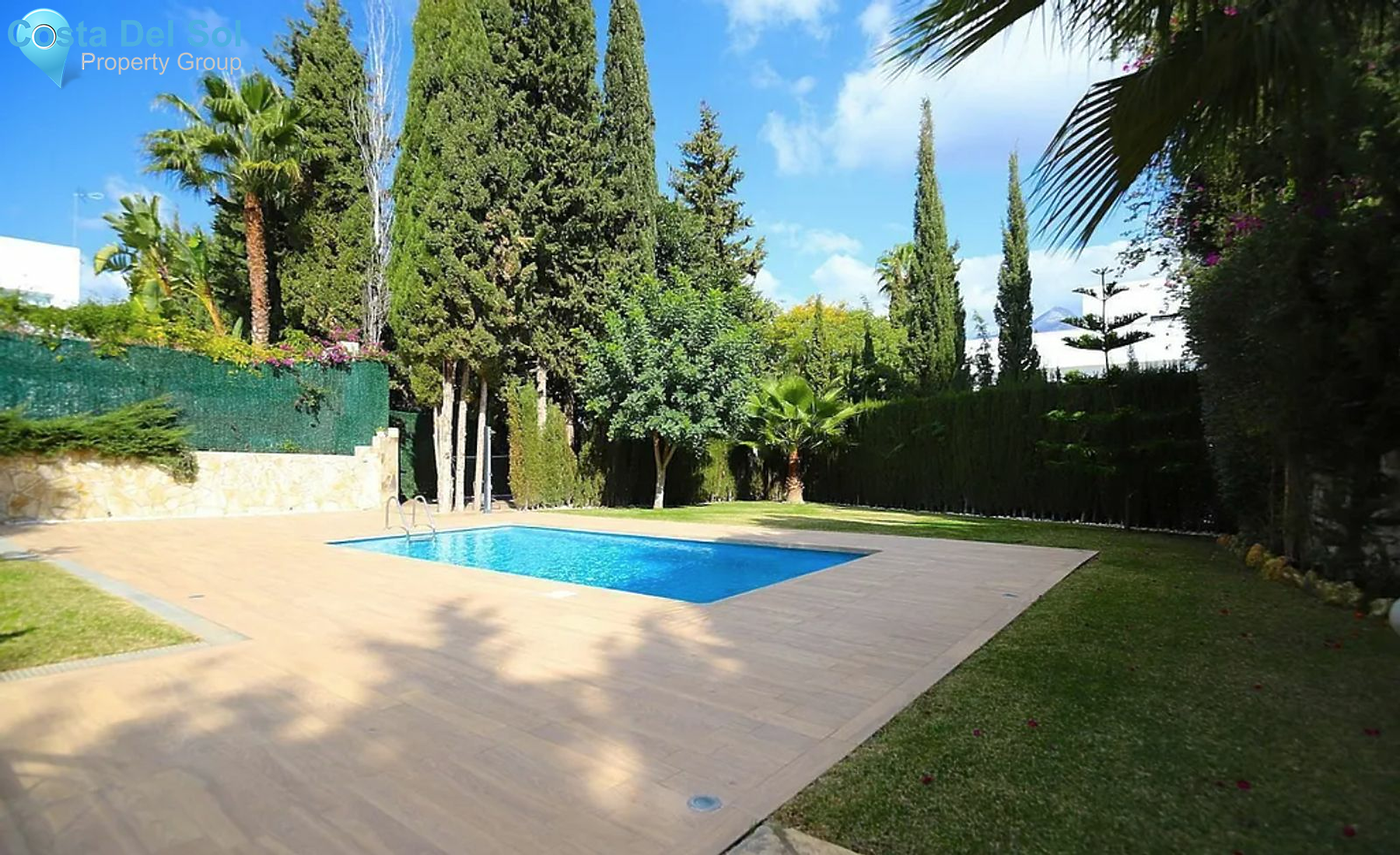 Detached Villa in Nueva Andalucía-1471011