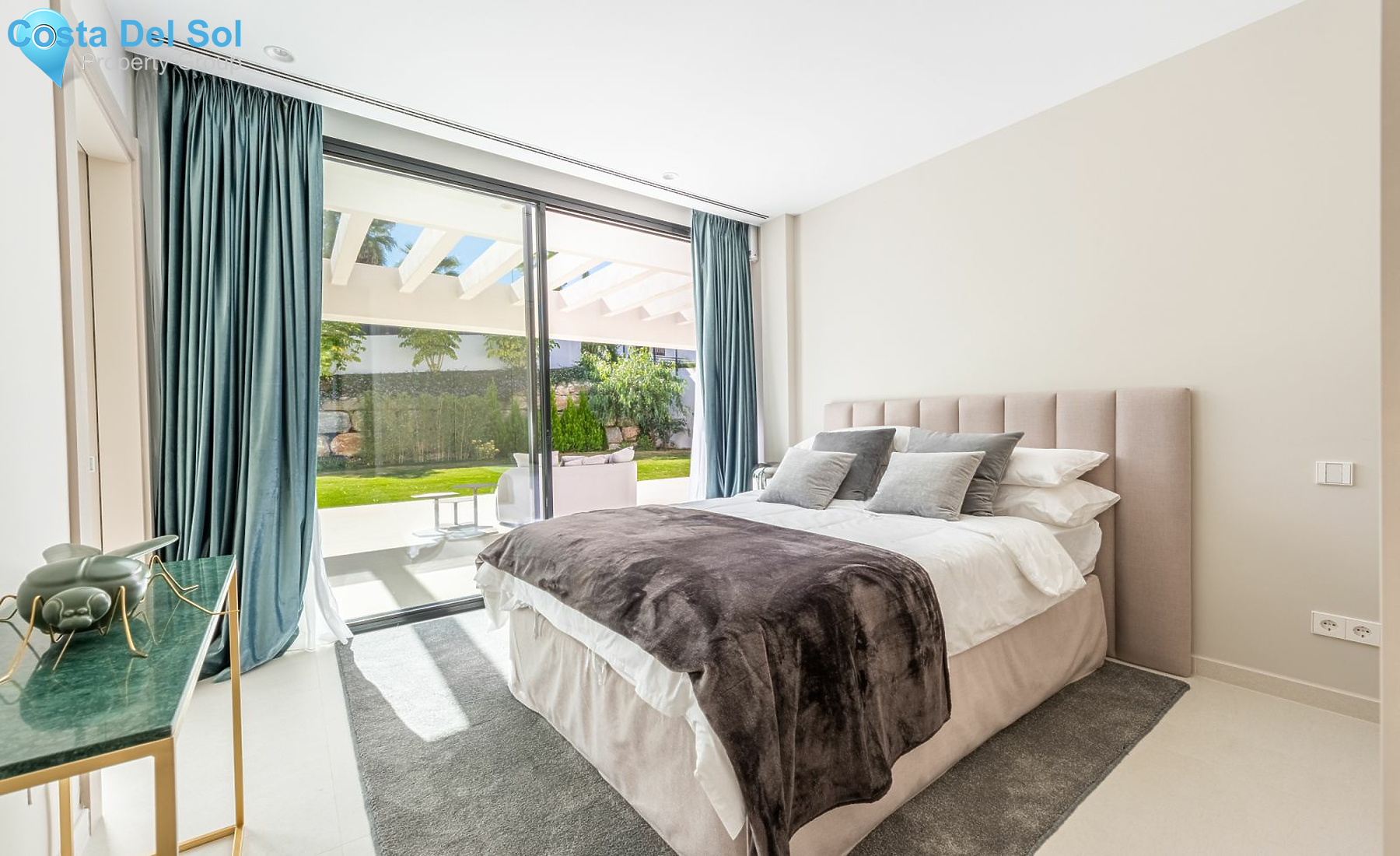 Detached Villa in Nueva Andalucía-1487243