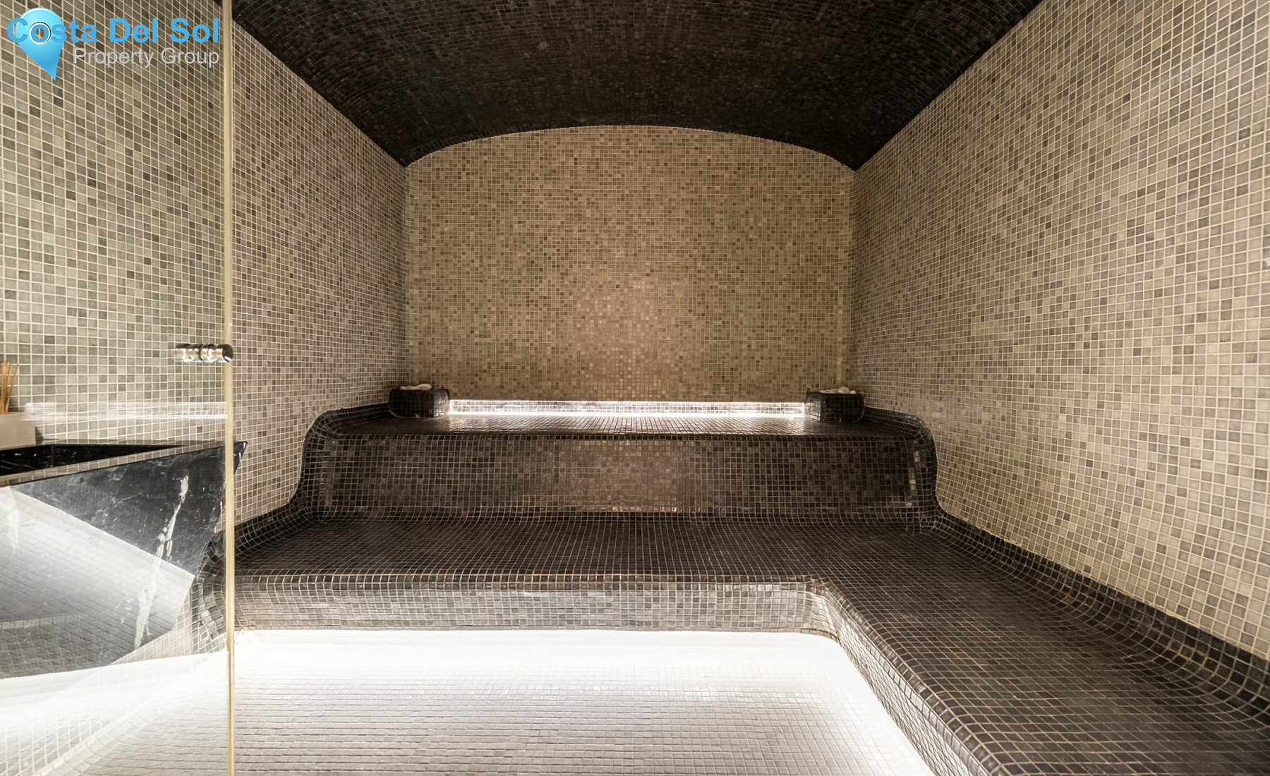 Detached Villa in Nueva Andalucía-1487230