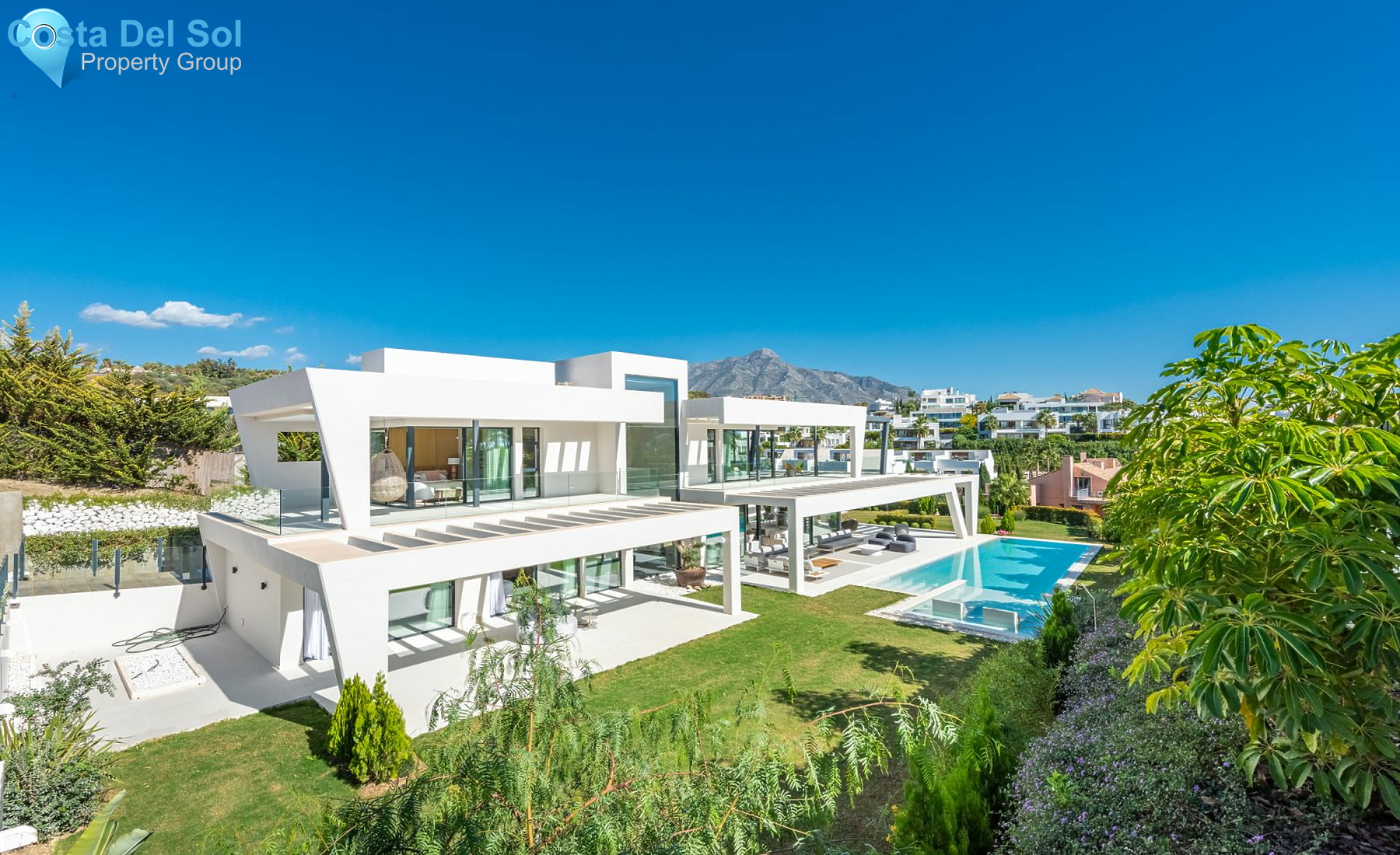 Detached Villa in Nueva Andalucía-1487231