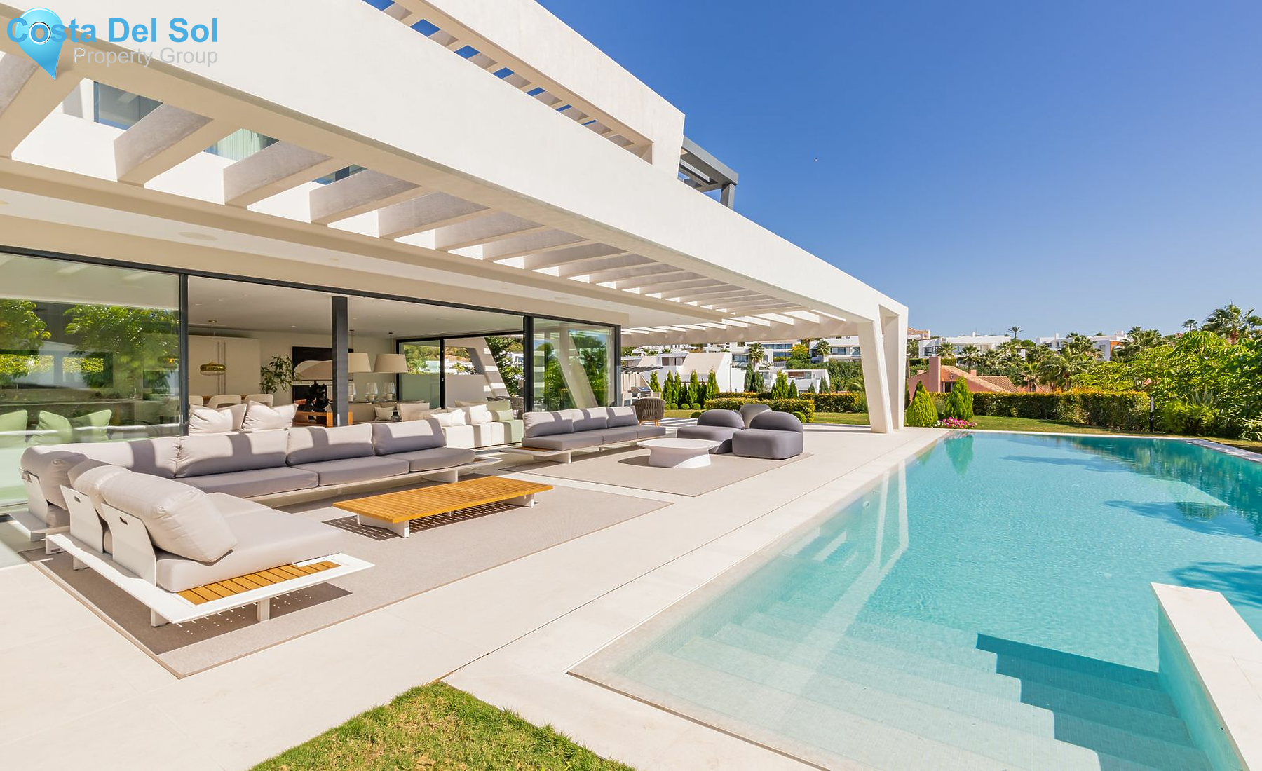 Detached Villa in Nueva Andalucía-1496254
