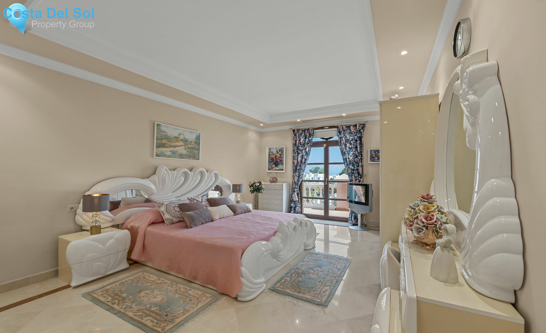 Detached Villa in Nueva Andalucía-1545874