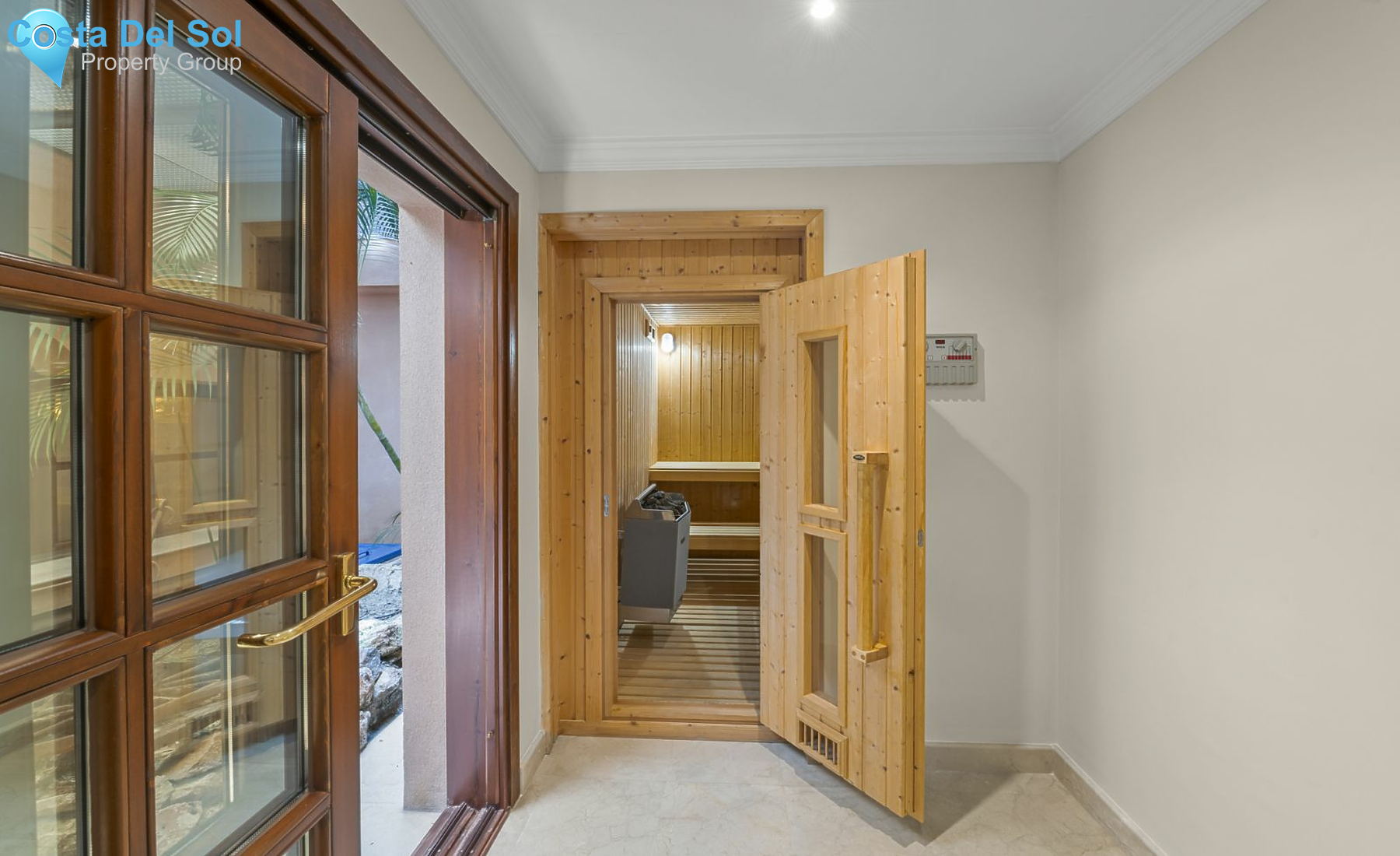 Detached Villa in Nueva Andalucía-1545878
