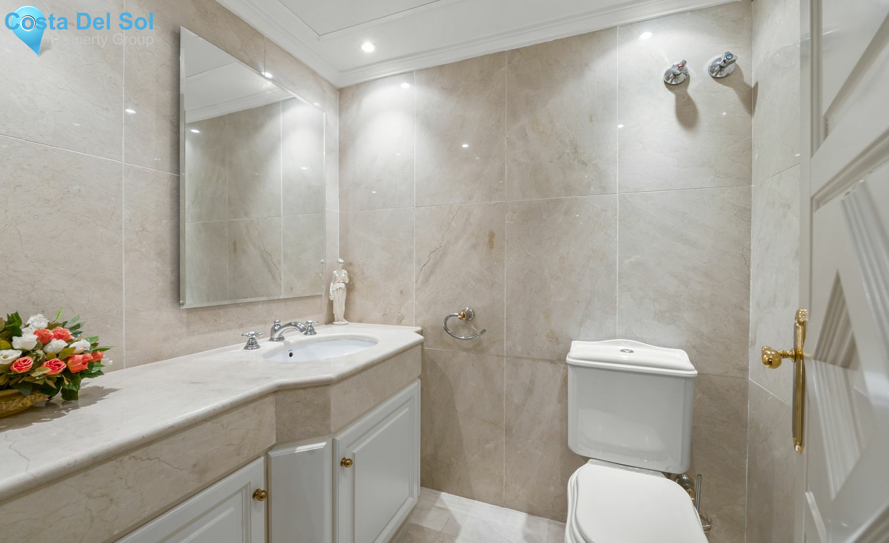 Detached Villa in Nueva Andalucía-1545880