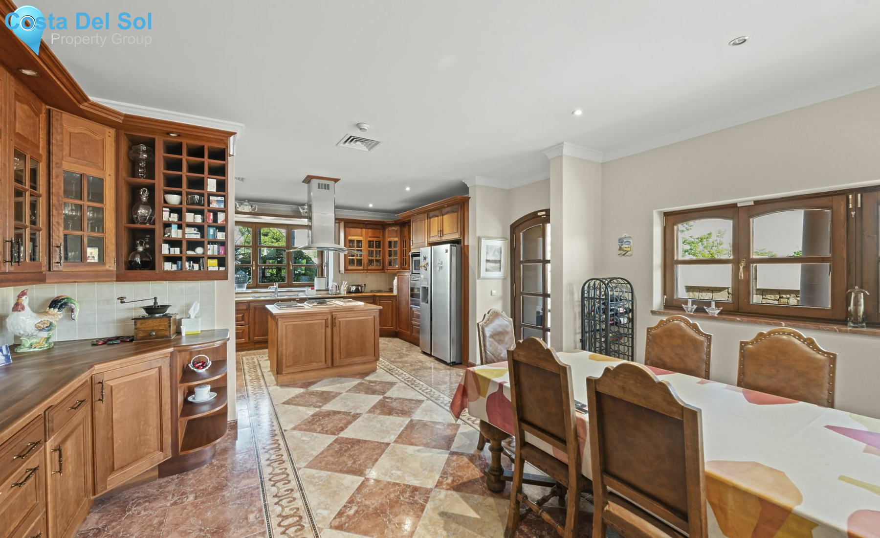 Detached Villa in Nueva Andalucía-1545884