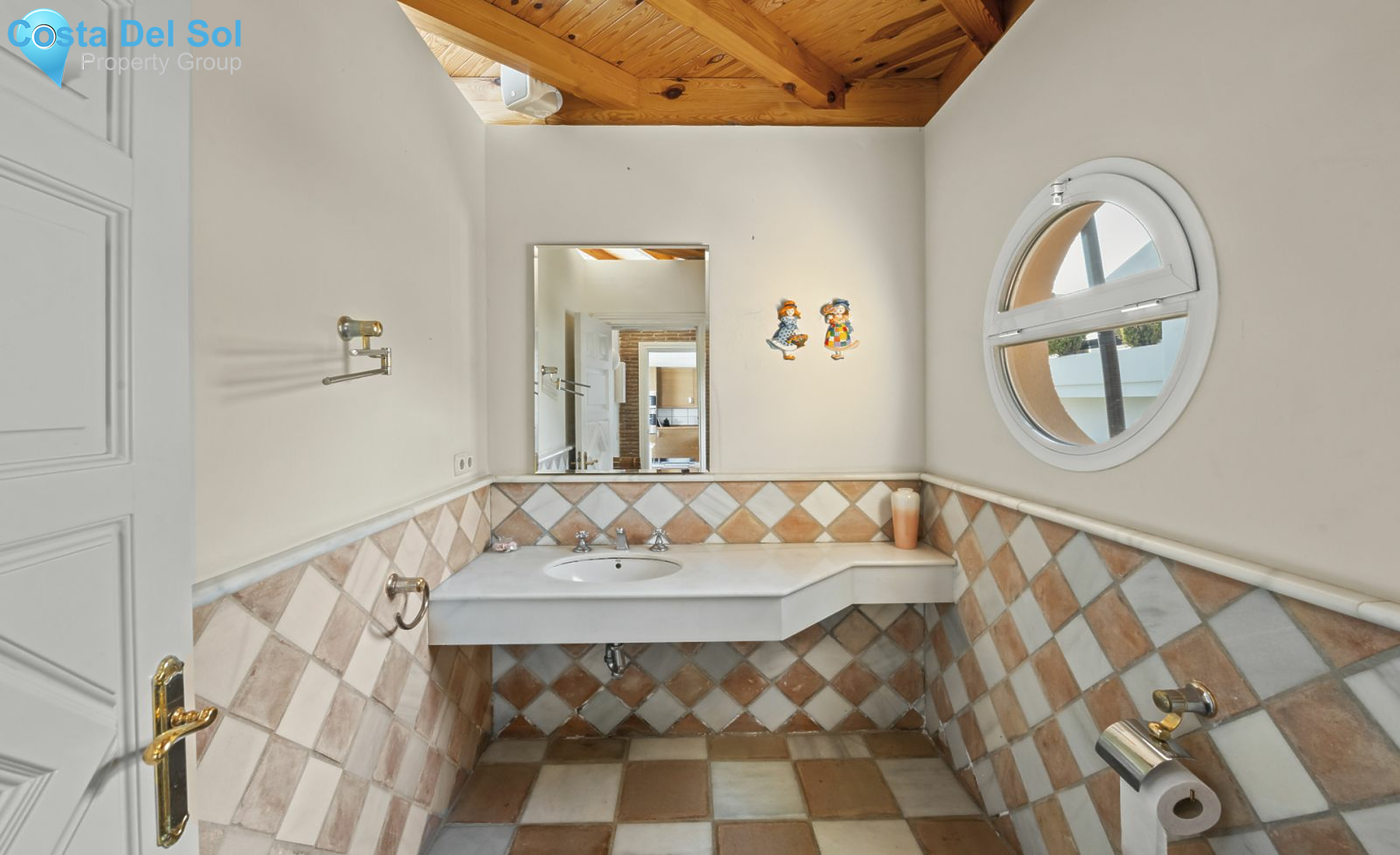 Detached Villa in Nueva Andalucía-1545873
