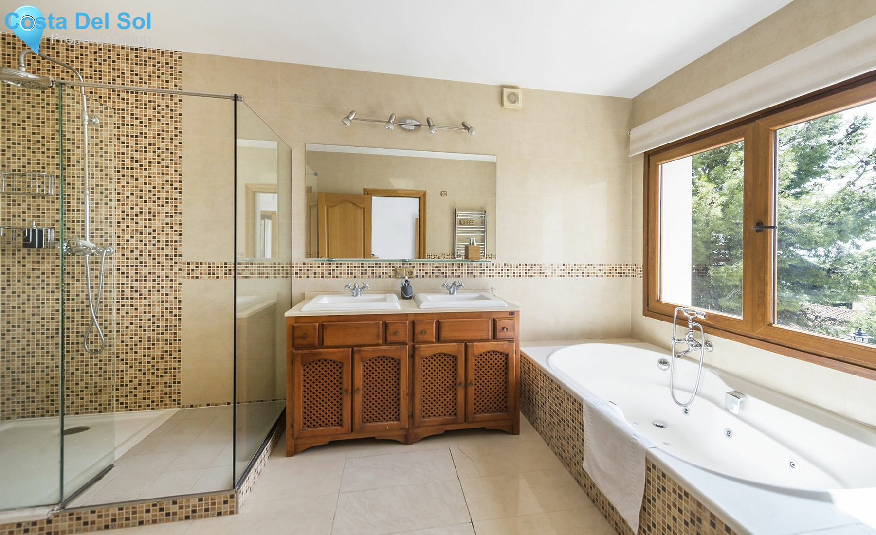 Detached Villa in Pinares de San Antón-1205570