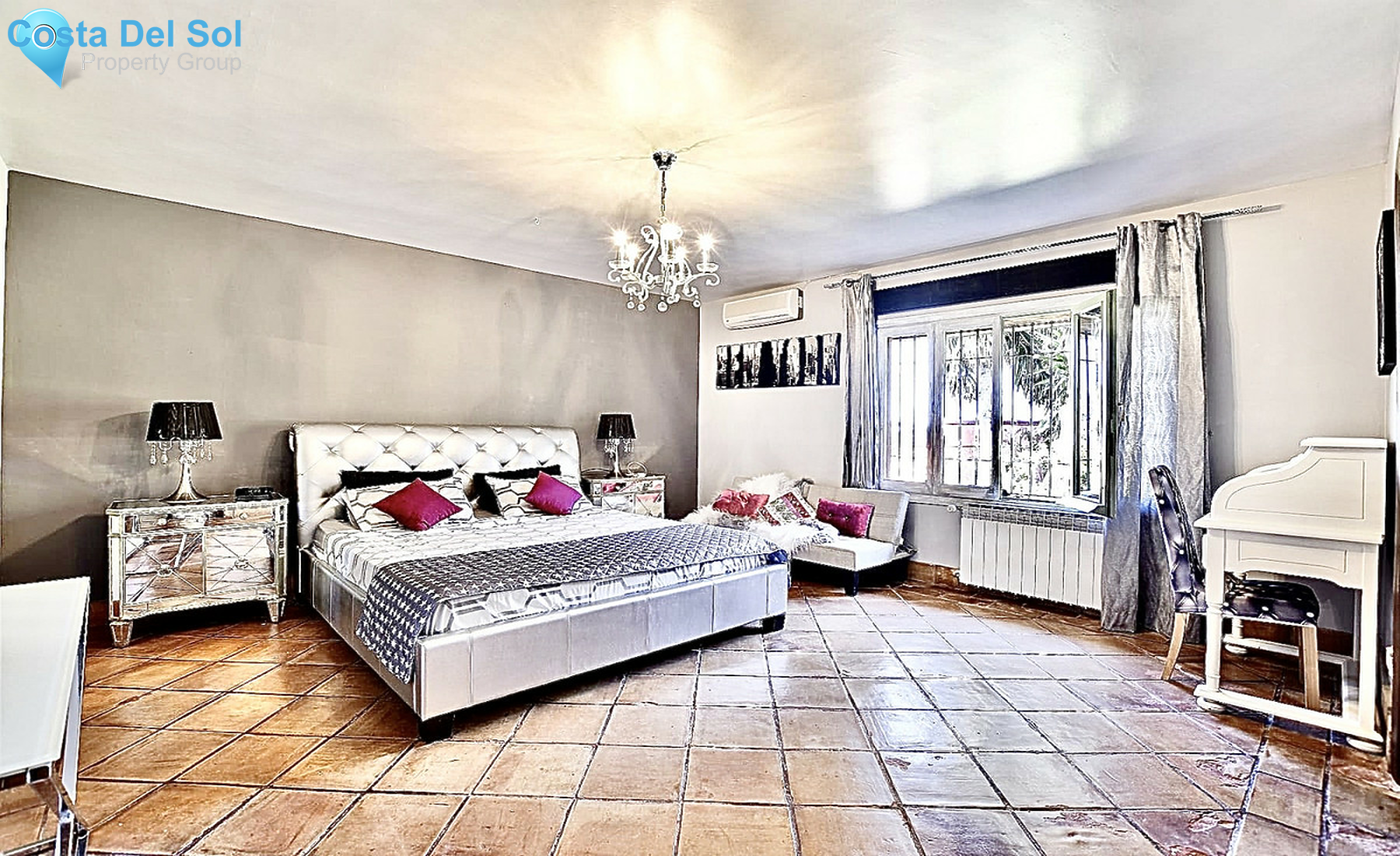 Detached Villa in Puerto Banús-711376