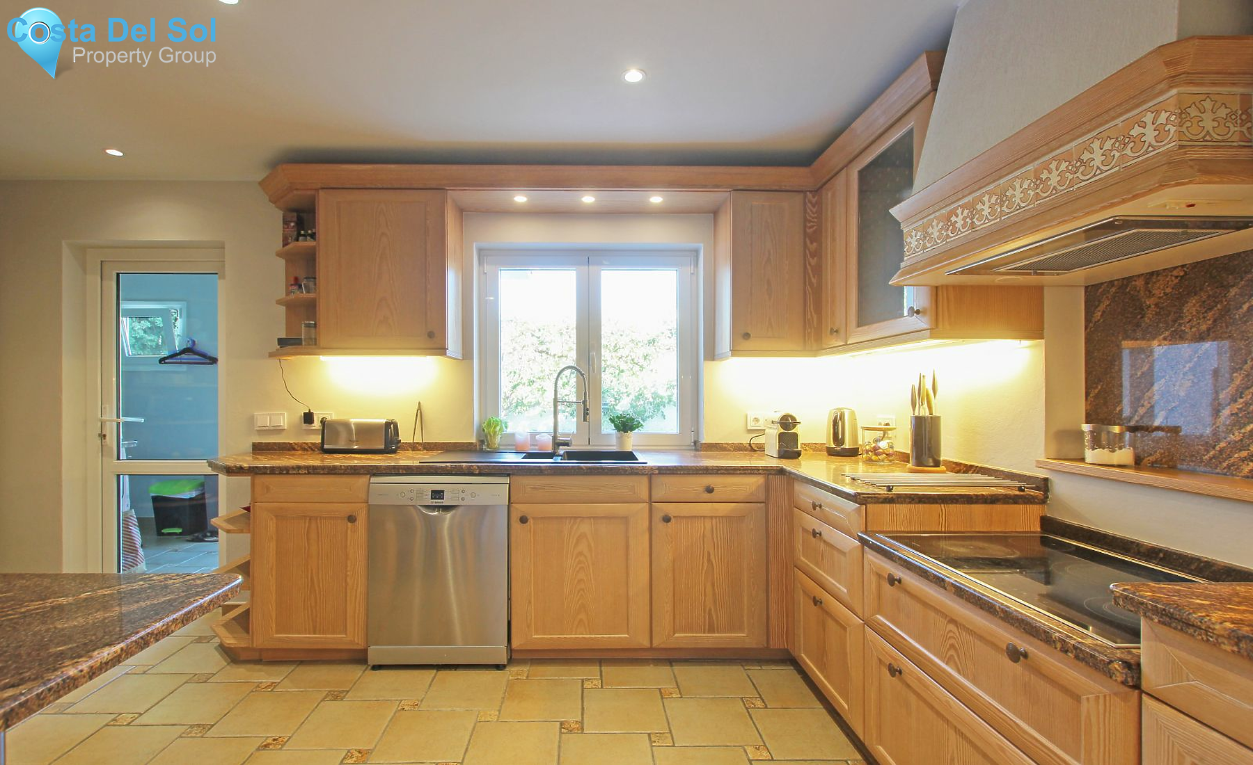 Detached Villa in San Pedro de Alcántara-1153848