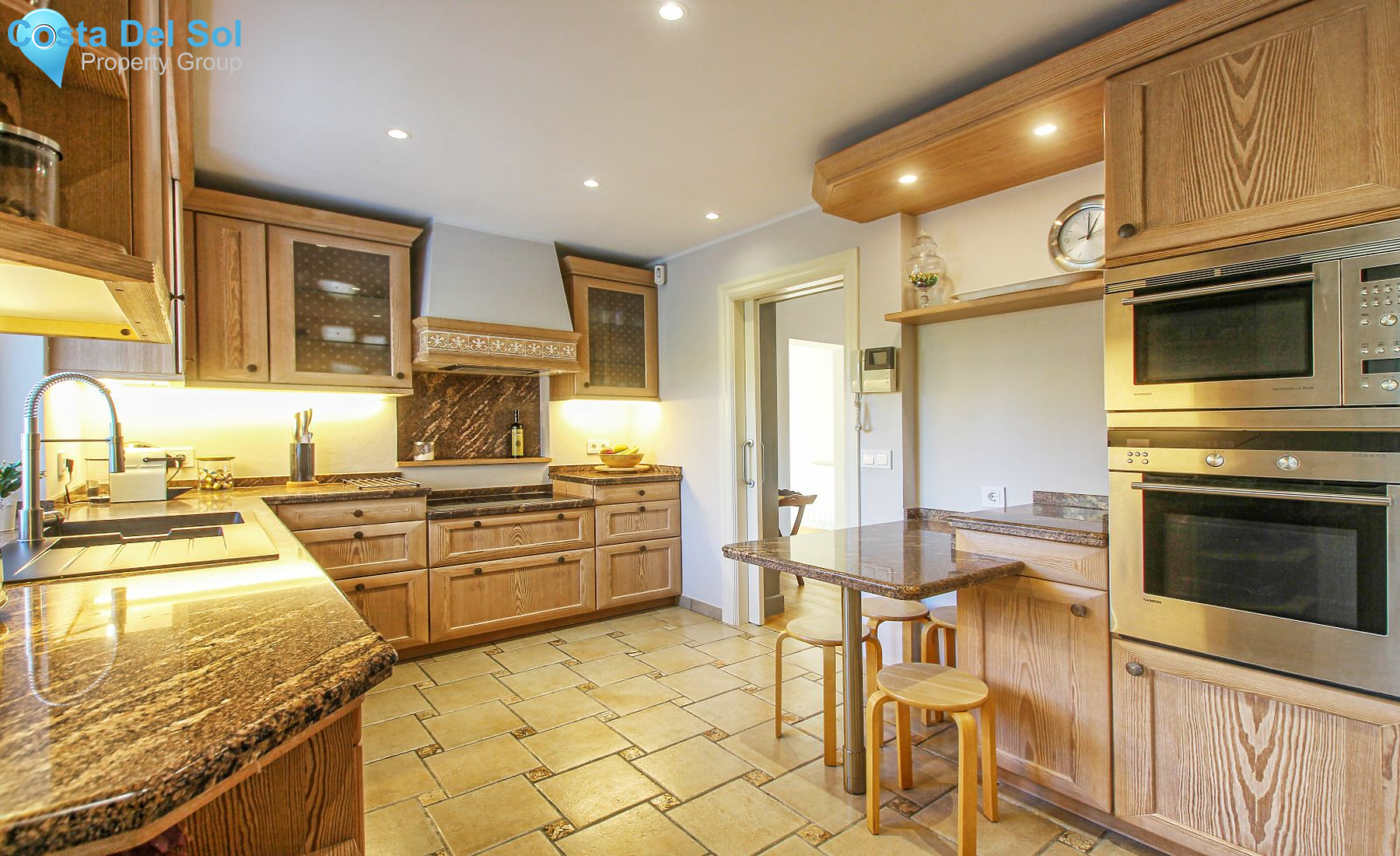 Detached Villa in San Pedro de Alcántara-1153853