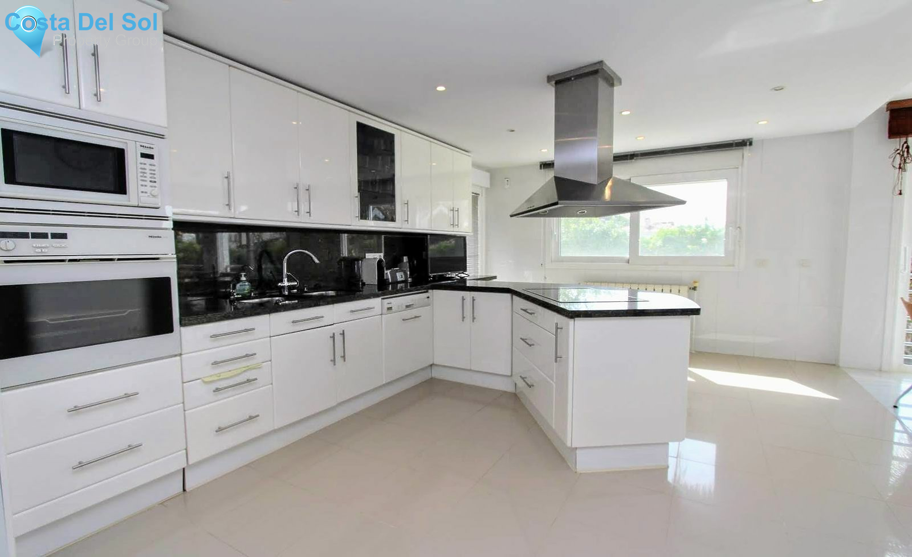 Detached Villa in San Pedro de Alcántara-1424936