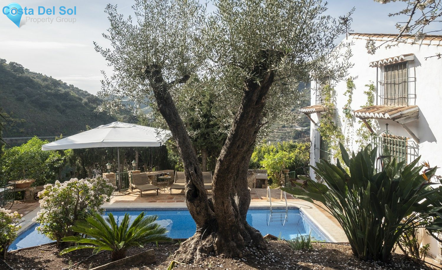 Detached Villa in Sayalonga-1441927