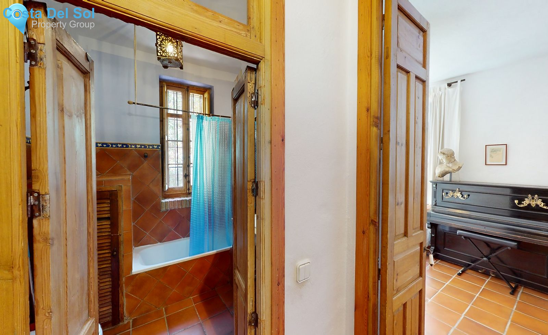 Detached Villa in Sayalonga-1441945